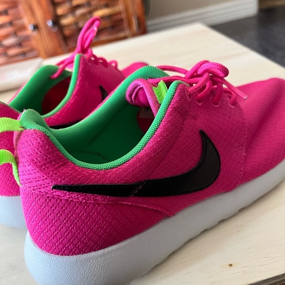 NIKE Roshe Run - Pink/White/Green Girls 7Y - Picture 4 of 16